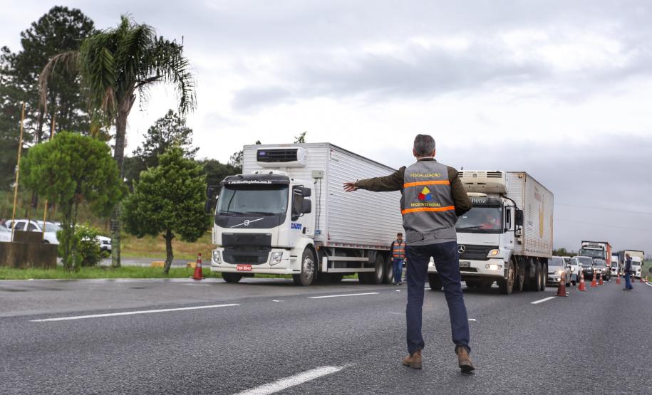 Fazenda e Receita Estadual fazem operação contra sonegação Fiscalização da receita estadual. Foto: José Fernando Ogura/ANPr - 30/05/2019