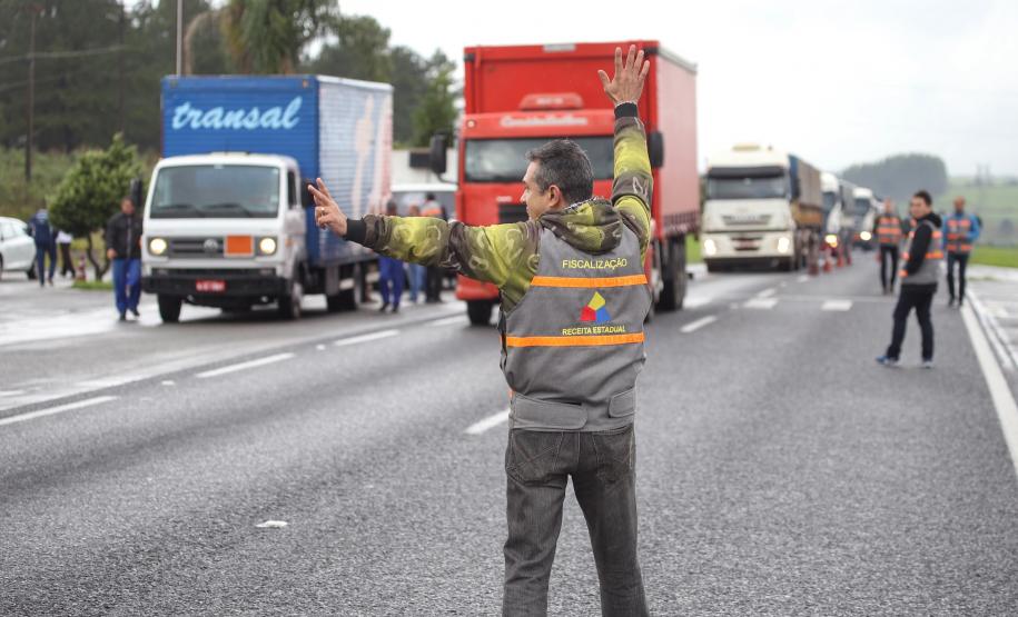 Fazenda e Receita Estadual fazem operação contra sonegação Fiscalização da receita estadual. Foto: José Fernando Ogura/ANPr - 30/05/2019