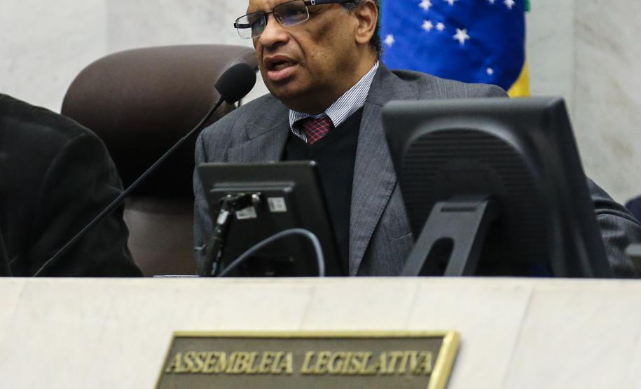 Prestação de conas AL primeiro quadrimestre 2019 Audiência pública de prestação de contas do governo do Estado do primeiro quadrimestre de 2019 com o secretário de Estado da Fazenda (SEFA), Renê Garcia Júnior no plenário da Assembleia Legislativa do Paraná. Curitiba, 05/06/2019