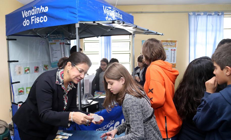 educação fiscal Educação fiscal em escolas ensina crianças sobre valor do imposto