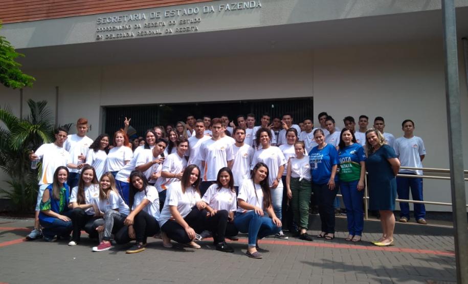 aprendizes Jovens aprendizes de Maringá recebem aula de cidadania fiscal
