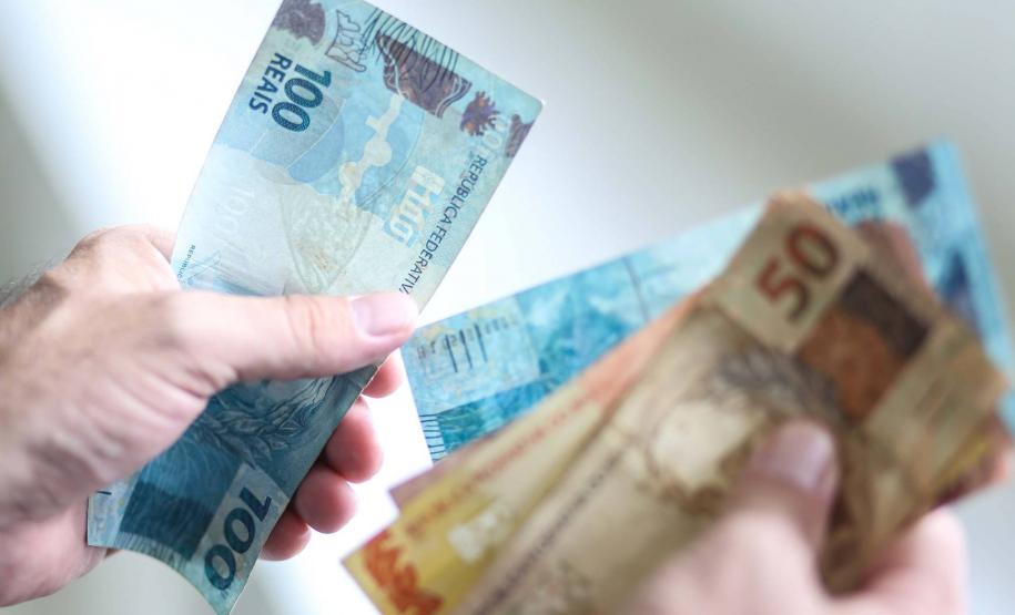 salário mínimo Salário mínimo regional vai a R$ 1.383,80 e segue como o maior do País