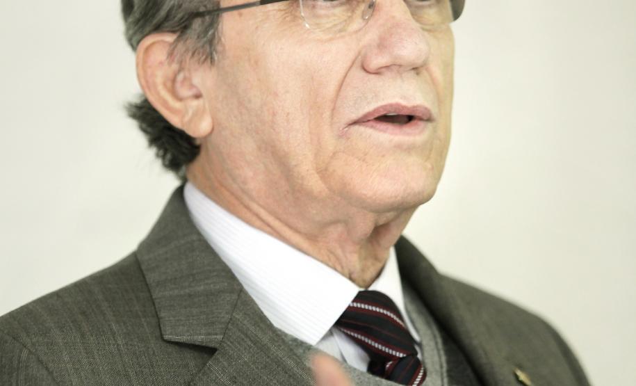 A Receita Estadual do Paraná informou nesta terça-feira (8) que foram excluídos do Simples Nacional 110 contribuintes por estarem cadastrados com atividades vedadas a este regime, além de outros 150 por possuírem débitos de tributos estaduais.