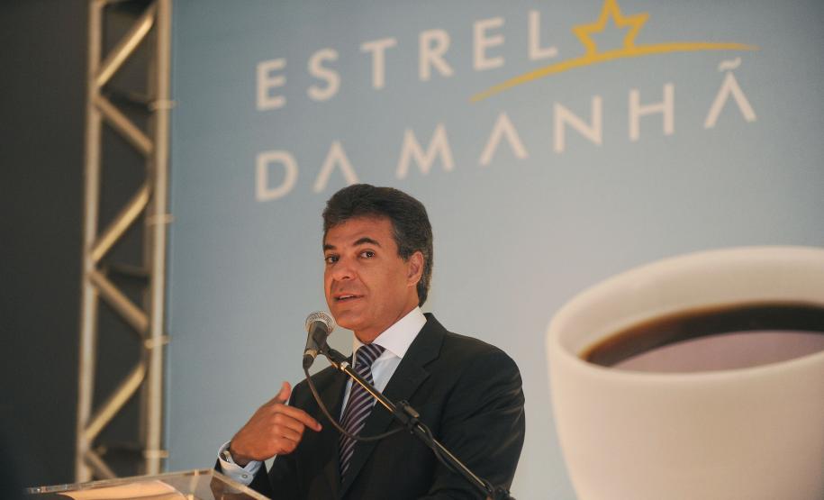 O governador Beto Richa disse nesta terça-feira (16/04) que a Parceria Público-Privada (PPP) é um instrumento importante para ampliar as ações da administração pública e promover desenvolvimento socioeconômico de municípios, estados e países. Richa foi palestrante do “Estrela da Manhã”, evento organizado pela Associação dos Dirigentes de Vendas e Marketing do Brasil – Seção Paraná (ADVB–PR), em Curitiba.