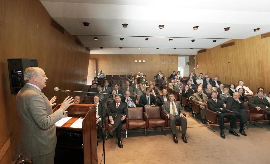 Conselho de Contribuintes reduz em quase 70% estoque de processos em dois anos Posse do Conselho de Contribuintes e Recursos Fiscais (CCRF) do Estado do Paraná