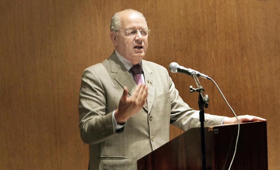 Conselho de Contribuintes reduz em quase 70% estoque de processos em dois anos Posse do Conselho de Contribuintes e Recursos Fiscais (CCRF) do Estado do Paraná