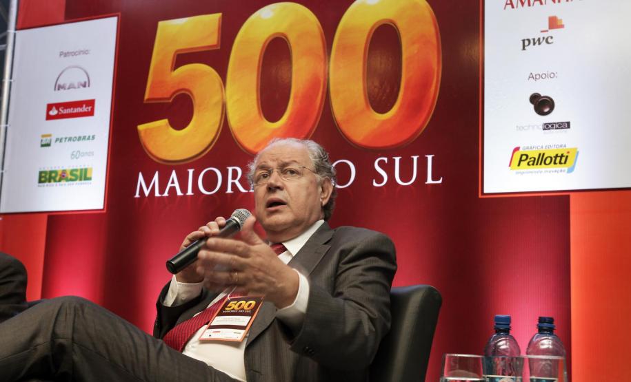 Copel, Sanepar, Fomento Paraná, Cohapar, Ferroeste e Celepar foram premiadas na noite de segunda-feira (23) por se destacarem no ranking das 500 maiores empresas do Sul do Brasil, publicado pela Revista Amanhã em parceria com a assessoria tributária e empresarial PricewaterhouseCoopers (PwC). O evento homenageou as cem maiores empresas do Estado, os destaques setoriais e as líderes por indicadores.